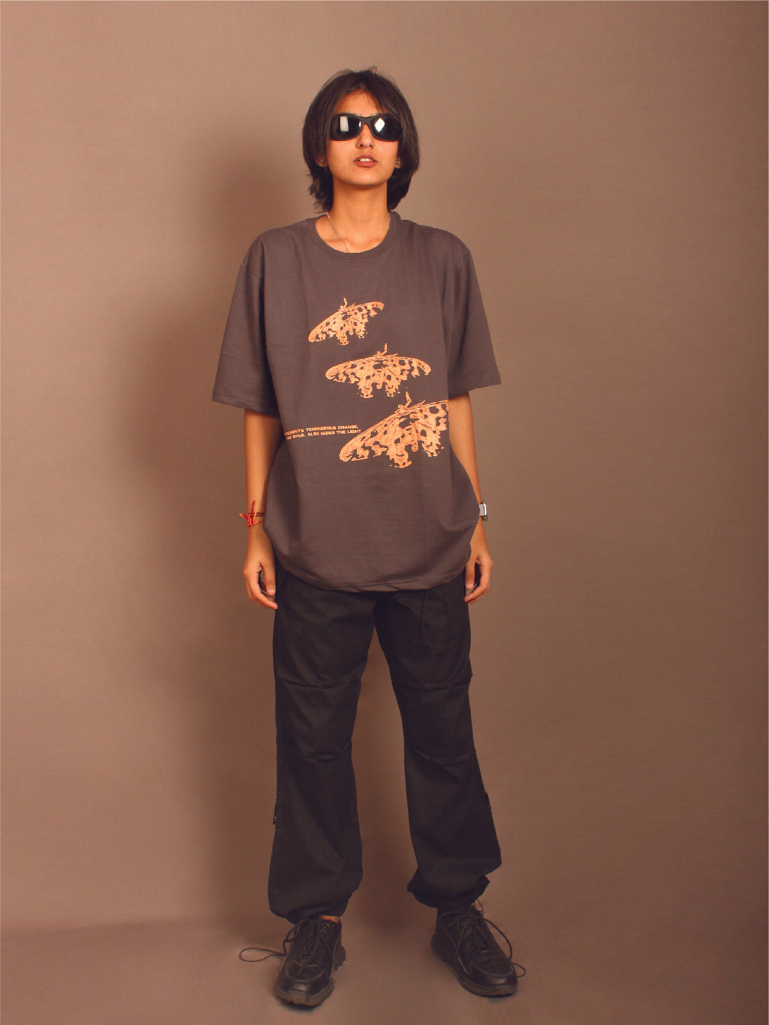 Parachute cargo pants in Black