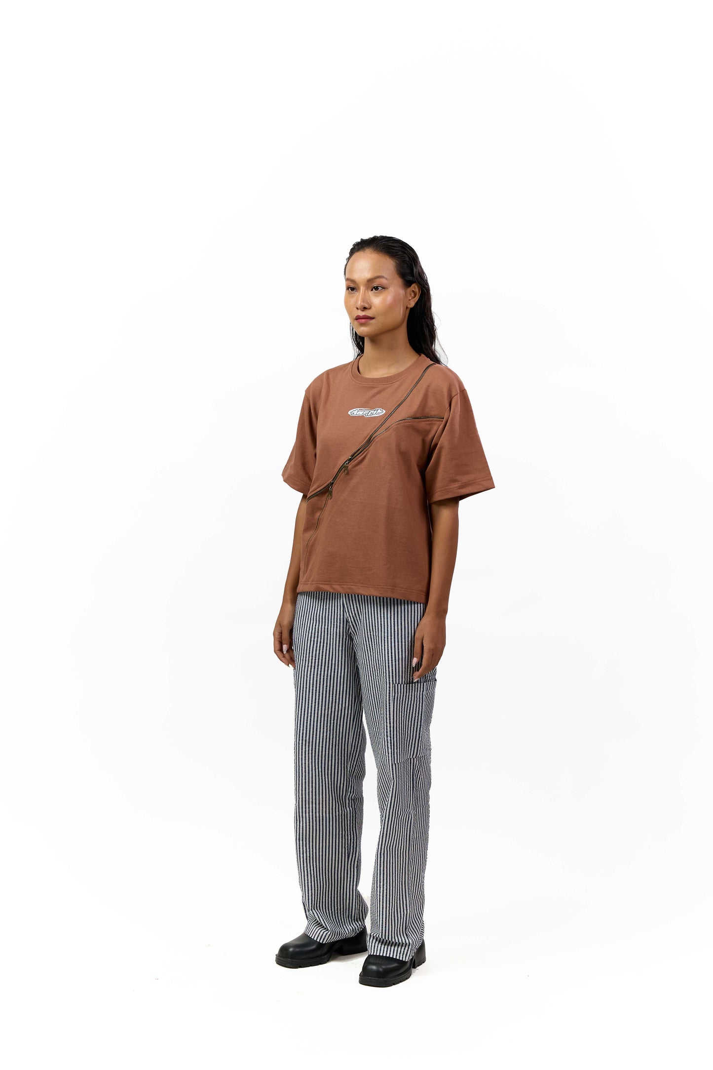 Brown zipper T-shirt