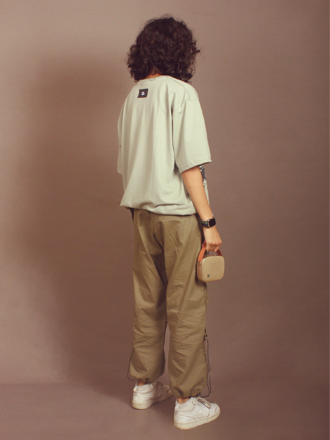 Parachute cargo pants in Olive